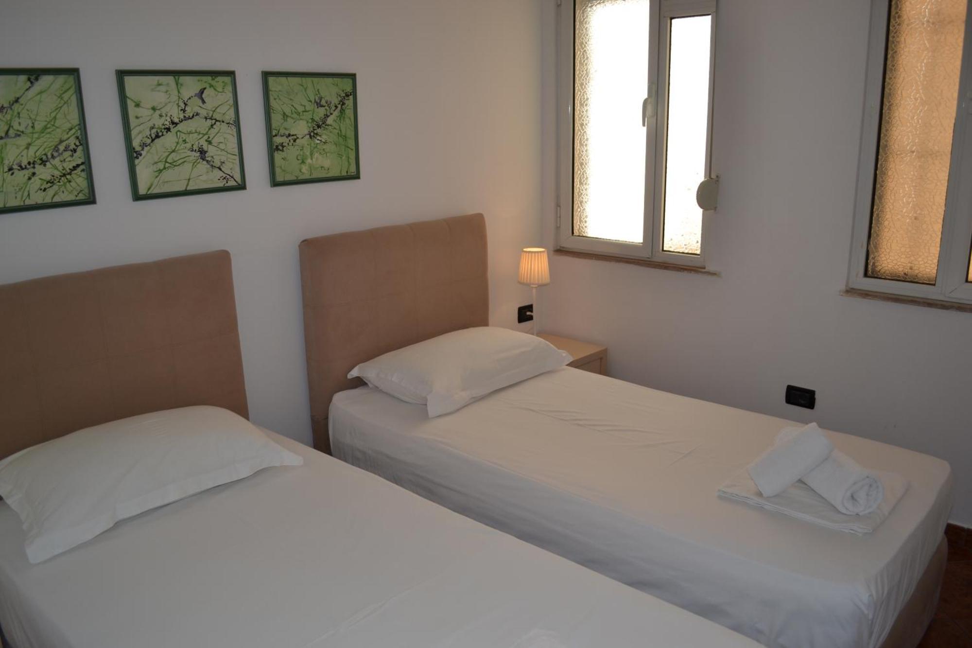 & Harbour At The Door 2 Bedrooms Partial Seaview *